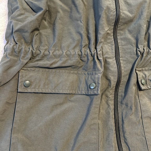 Army green jacket - Picture 3 of 4